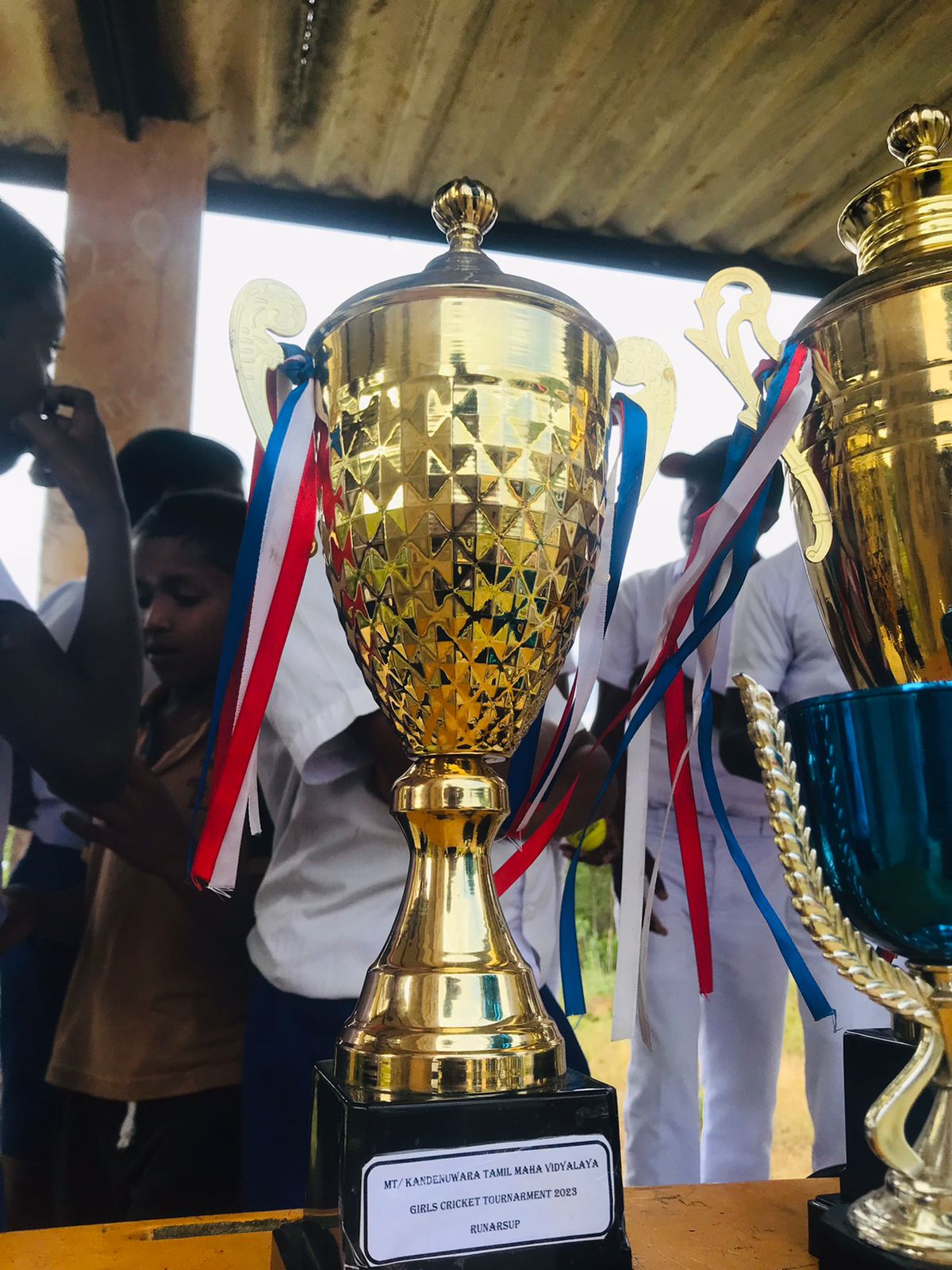 மென்பந்து போட்டிகளின் போது